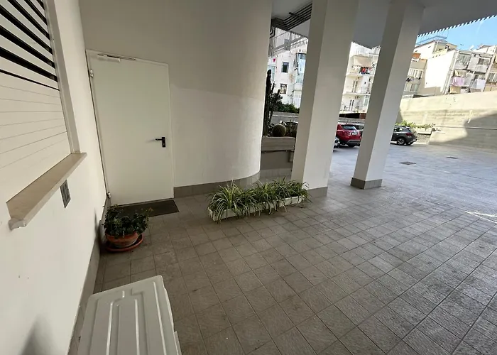 Central Modern Studio * Bari